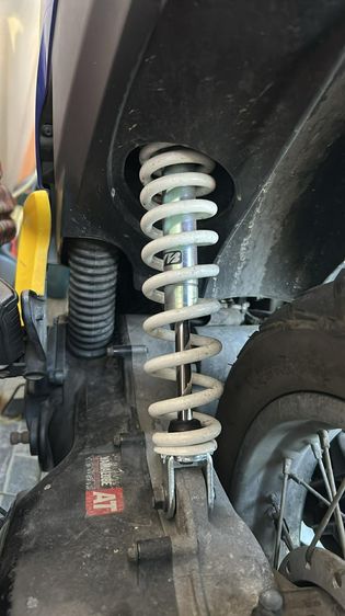   ขายโช๊คหลังยี่ห้อ KYB สำหรับรถ Mio Grand Filano GT125 และ Fino ใช้ได้เพียง 4 เดือน ราคา 250 บาท รวมค่าจัดส่งแล้ว