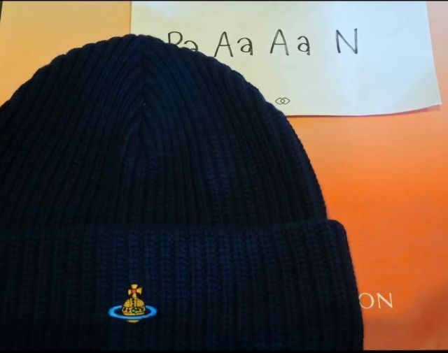 หมวก​ Vivienne Westwood beanie รูปที่ 2