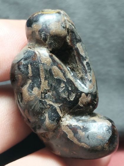 พระปิดตาลงรักไม่ทราบสำนักครับ รูปที่ 6