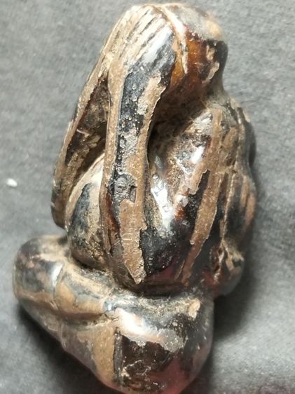 พระปิดตาลงรักไม่ทราบสำนักครับ รูปที่ 2