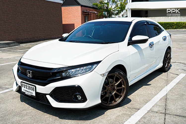 รถ Honda Civic 1.5 Turbo สี ขาว