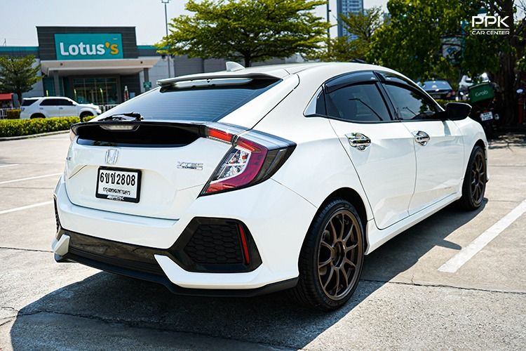 Honda Civic 2017 1.5 Turbo Sedan เบนซิน ไม่ติดแก๊ส เกียร์อัตโนมัติ ขาว รูปที่ 4