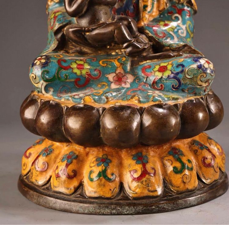 ✨รูปปั้นนี้คือ พระโพธิสัตว์กวนอิม (Guanyin)  รูปที่ 3