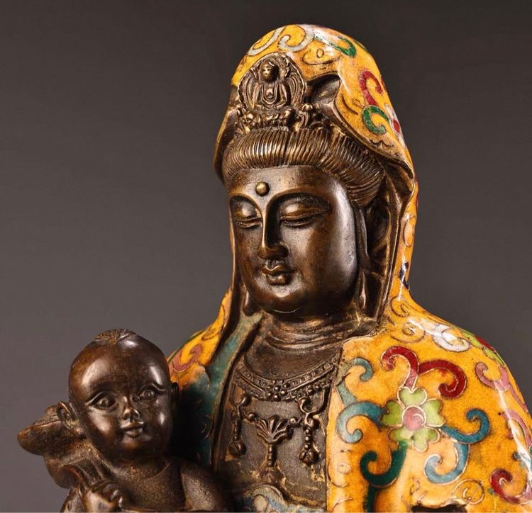 ✨รูปปั้นนี้คือ พระโพธิสัตว์กวนอิม (Guanyin)  รูปที่ 2
