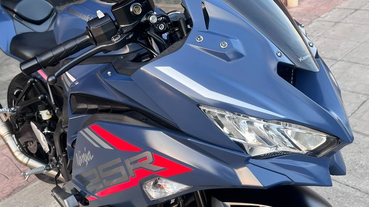 Ninja ZX-25R จดปี 22 ไมล์ 3902 km. รูปที่ 12