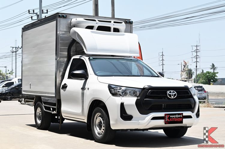 รถ Toyota Hilux Revo 2.4 Entry สี ขาว