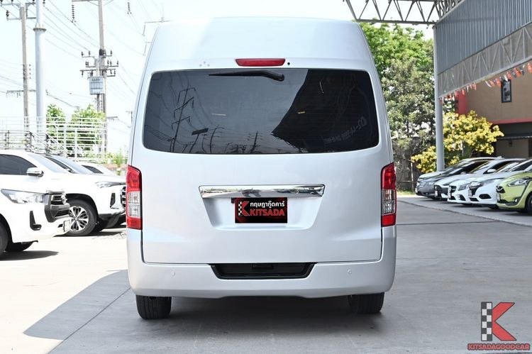 Nissan Urvan 2014 2.5 NV350 Van ดีเซล ไม่ติดแก๊ส เกียร์ธรรมดา บรอนซ์เงิน รูปที่ 4