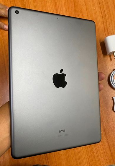iPad gen 9 64gb รุ่น ไวไฟ ศูนย์ไทยแท้ ไม่ติดล็อกไดๆ  สภาพเครื่องมีรอยนิดหน่อย รูปที่ 2