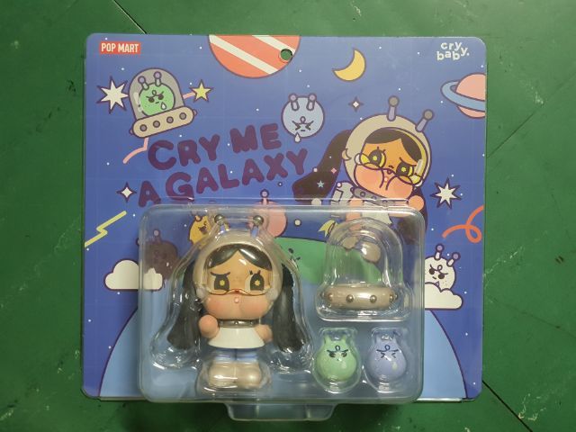 โมเดล Crybaby Cry Me A Galaxy Figure ของแท้ ใหม่