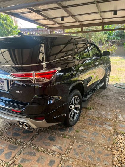 Toyota Fortuner 2015 2.8 V 4WD Utility-car ดีเซล ไม่ติดแก๊ส เกียร์อัตโนมัติ ดำ รูปที่ 3