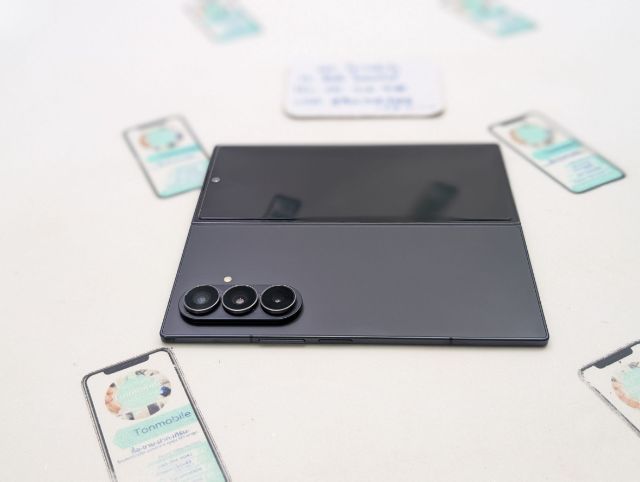 ขาย เทิร์น Samsung Galaxy Z Fold 7 256 Gb Black ศูนย์ไทย สภาพสวย อุปกรณ์ครบยกกล่อง ประกันยาว เพียง 33,990 บาท ครับ รูปที่ 9