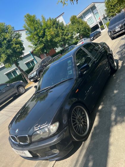 รถ BMW Series 3 318i สี ดำ