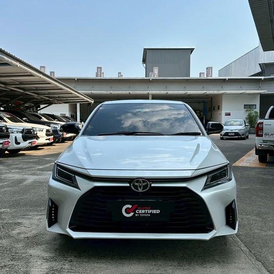 Toyota Yaris ATIV 2023 1.2 Premium Luxury Sedan เบนซิน ไม่ติดแก๊ส เกียร์อัตโนมัติ ขาว รูปที่ 2