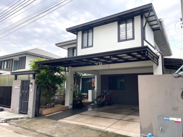 ขายบ้านตกแต่งพร้อมอยู่ 9.5 ล้าน 64.1 ตรว. พื้นที่ใช้สอยกว่า 200 ตรม.มัณฑนา บางนา กม.7 ใกล้เมกาบางนา