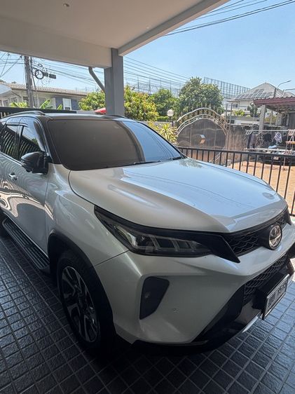 Toyota Fortuner 2023 2.4 LEGENDER 4WD AT Van ดีเซล ไม่ติดแก๊ส เกียร์อัตโนมัติ ขาว รูปที่ 3
