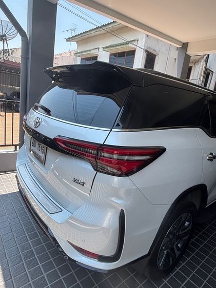 Toyota Fortuner 2023 2.4 LEGENDER 4WD AT Van ดีเซล ไม่ติดแก๊ส เกียร์อัตโนมัติ ขาว รูปที่ 2