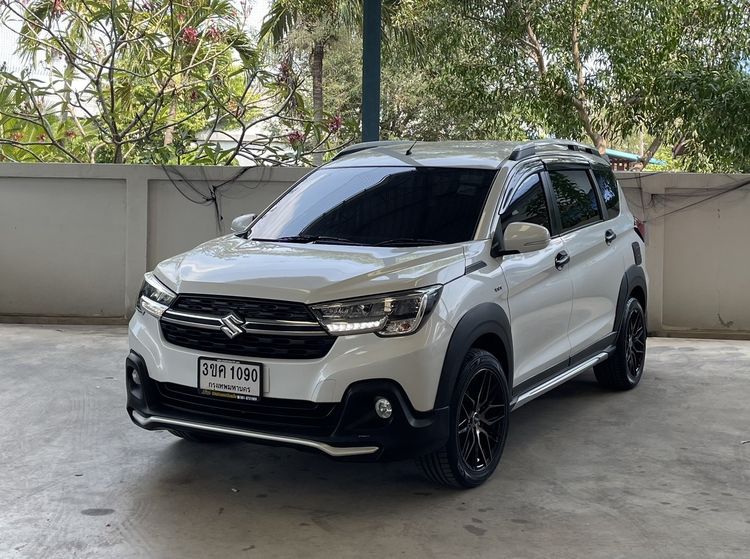 รถ Suzuki XL7 1.5 GLX สี ขาว