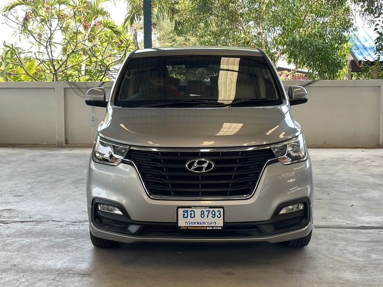 Hyundai รุ่นอื่นๆ 2018 รุ่นย่อยอื่นๆ Van ดีเซล ไม่ติดแก๊ส เกียร์อัตโนมัติ บรอนซ์เงิน รูปที่ 3