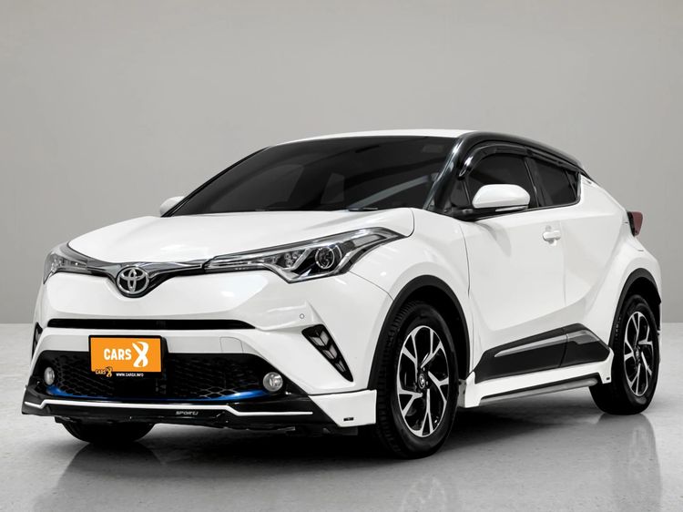 รถ Toyota C-HR 1.8 Mid สี ขาว