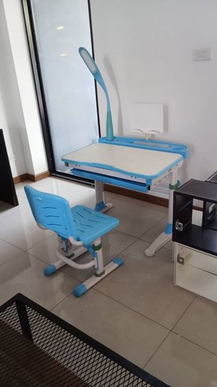 📚 โต๊ะเรียนเด็ก + เก้าอี้ + โคมไฟ ครบชุด ราคาพิเศษ