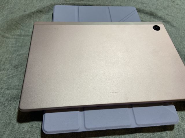 ขายแท็บเล็ตSamsung tab A8 ไม่ค่อยได้ใช้อยากส่งต่อให้คนที่อยากเอาไปใช้ทำงานหรือให้ลูกหลานได้ไว้เรียนออนไลน์ใช้งานมือเดียวของเราเอง มีปากกาให้ด้วยมีเคสให้ด้วยคะ รูปที่ 10