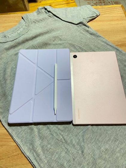 ขายแท็บเล็ตSamsung tab A8 ไม่ค่อยได้ใช้อยากส่งต่อให้คนที่อยากเอาไปใช้ทำงานหรือให้ลูกหลานได้ไว้เรียนออนไลน์ใช้งานมือเดียวของเราเอง มีปากกาให้ด้วยมีเคสให้ด้วยคะ รูปที่ 2