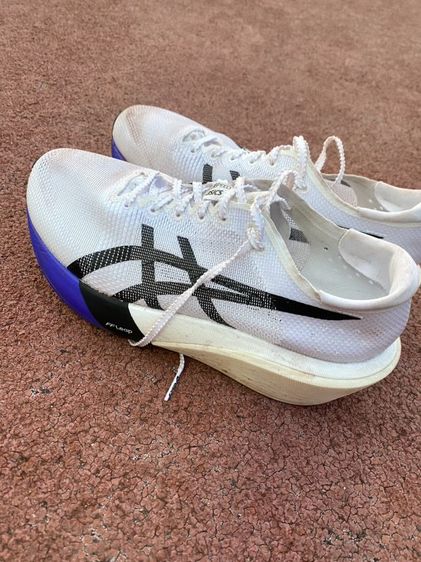 Asics Meta speed Tokyo 40.5 255cm. ขาวน้ำเงิน