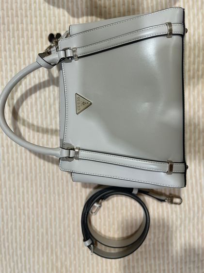 กระเป๋าถือ Guess รูปที่ 2