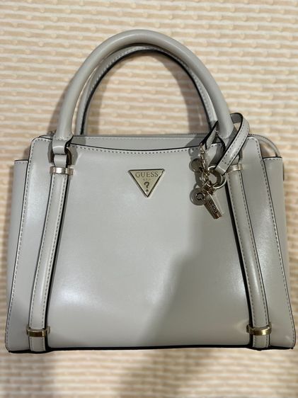 กระเป๋าถือ Guess