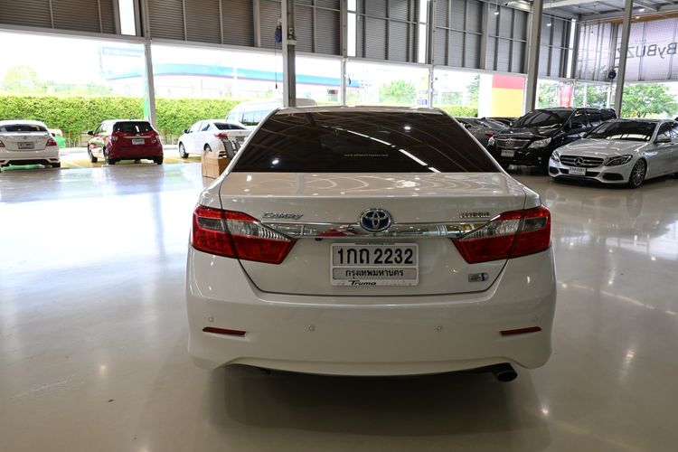 Toyota Camry 2012 2.5 Hybrid Sedan ไฮบริด ไม่ติดแก๊ส เกียร์อัตโนมัติ ขาว รูปที่ 2