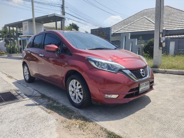 รถ Nissan Note 1.2 V สี แดง