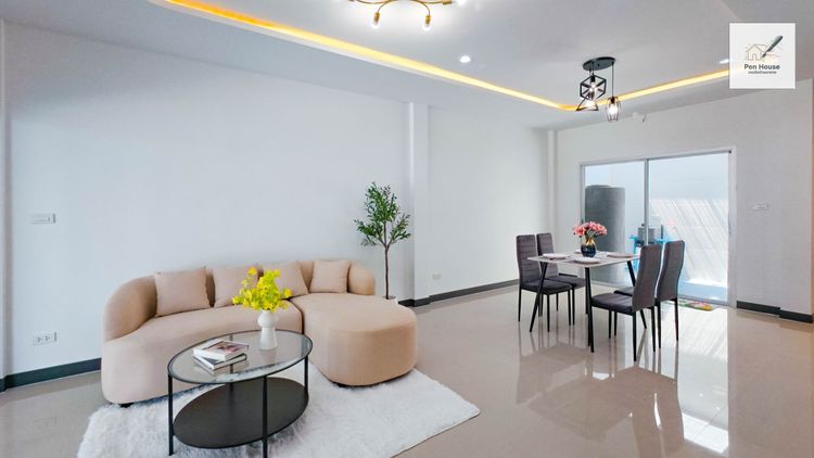 มีบางส่วน ขายทาวน์เฮ้าส์ 2 ชั้น ทำเลฉลองกรุง  หมู่บ้านราชพฤกษ์ สุวรรณภูมิ–ลาดกระบัง 3 ห้องนอน 2 ห้องน้ำ พื้นที่ 22.5 ตร.วา รูปที่ 4