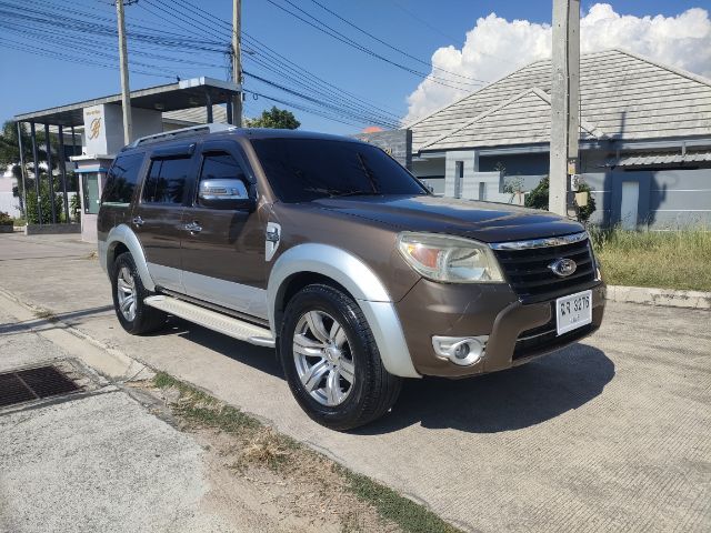 รถ Ford Everest 2.5 LTD TDCI สี น้ำตาล