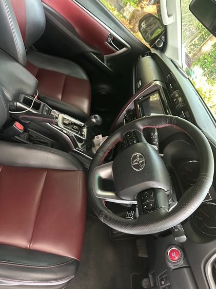Toyota Fortuner 2017 2.8 TRD Sportivo Utility-car ดีเซล เกียร์อัตโนมัติ ขาว รูปที่ 2
