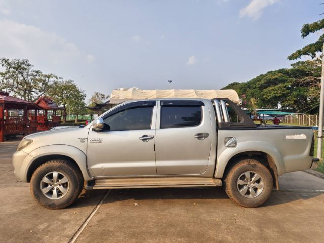 รถ Toyota Hilux Vigo 3.0 E สี เทา