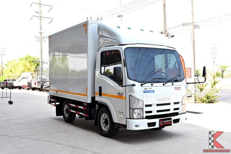 Isuzu ELF มือสอง NLR 130 ปี 2023 โฉมใหม่ 4 ล้อใหญ่ไม่ติดเวลา ตู้สั่งทำพิเศษสูง 2 เมตร (รหัสสินค้า BDBG)