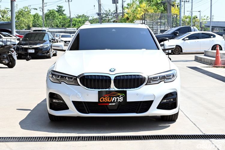 BMW Series 3 2023 330e Sedan ปลั๊กอินไฮบริด (PHEV) ไม่ติดแก๊ส เกียร์อัตโนมัติ ขาว รูปที่ 2