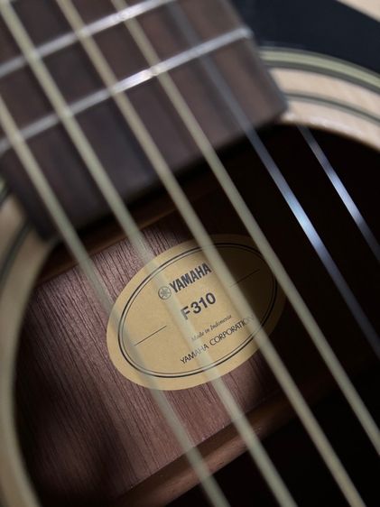 กีตาร์โปร่ง Yamaha F310 สภาพเหมือนใหม่ ใช้น้อย เก็บดี พร้อมคาโป้ สาย D’Addario รูปที่ 14