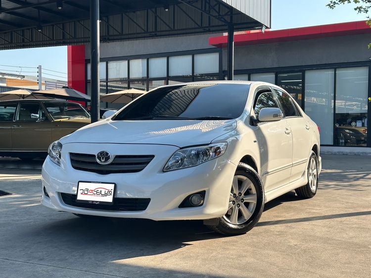 รถ Toyota Altis 1.6 E สี ขาว