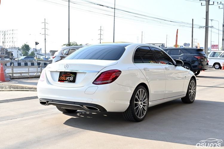 Mercedes-Benz C-Class 2017 C350 Sedan ปลั๊กอินไฮบริด (PHEV) ไม่ติดแก๊ส เกียร์อัตโนมัติ ขาว รูปที่ 3