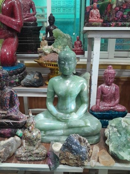 พระเเกะสลักหินเขียว รูปที่ 2