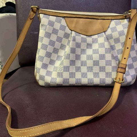 กระเป๋าสะพายLouis Vuitton Siracusa Azur MM