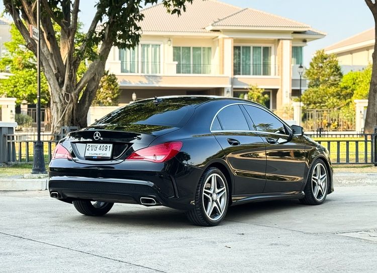 Mercedes-Benz CLA-Class 2016 CLA250 AMG Sedan เบนซิน ไม่ติดแก๊ส เกียร์อัตโนมัติ ดำ รูปที่ 4