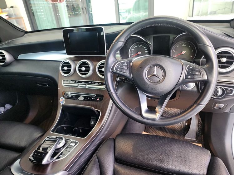 Mercedes-Benz GLC-Class 2019 GLC220d Sedan ดีเซล เกียร์อัตโนมัติ ขาว รูปที่ 3