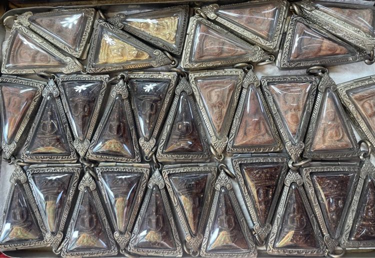 พระจิตรลดาพร้อมเลี่ยมกันน้ำ