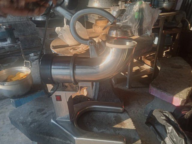 เครื่องบดน้ำแข็งสแตนเลส รุ่น ICE-M บดไวมอเตอร์ мощ 200W บดน้ำแข็งได้ละเอียดในไม่กี่วินาที
🔹 โครงสร้างสแตนเลส แข็งแรง ทนทาน ไม่เป็นสนิม