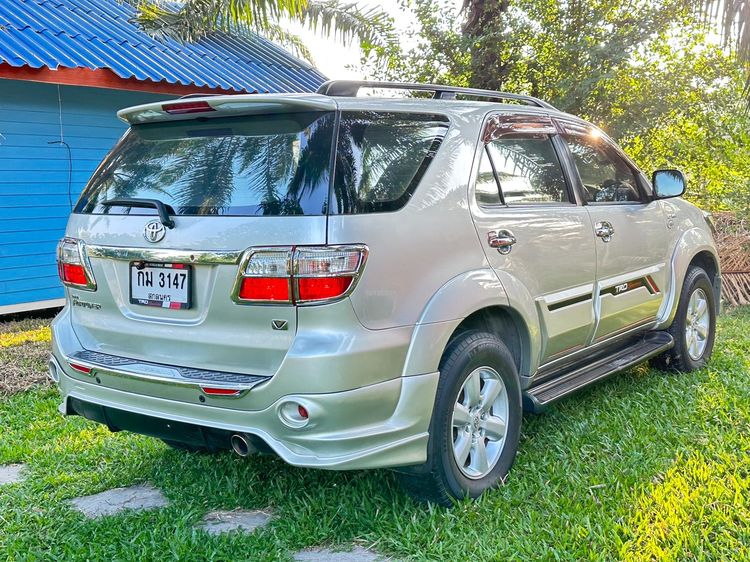 Toyota Fortuner 2011 2.7 V Utility-car เบนซิน LPG เกียร์อัตโนมัติ เทา รูปที่ 4