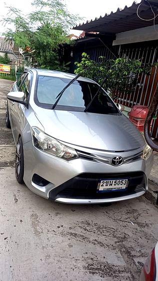 รถ Toyota Vios 1.5 J สี บรอนซ์เงิน
