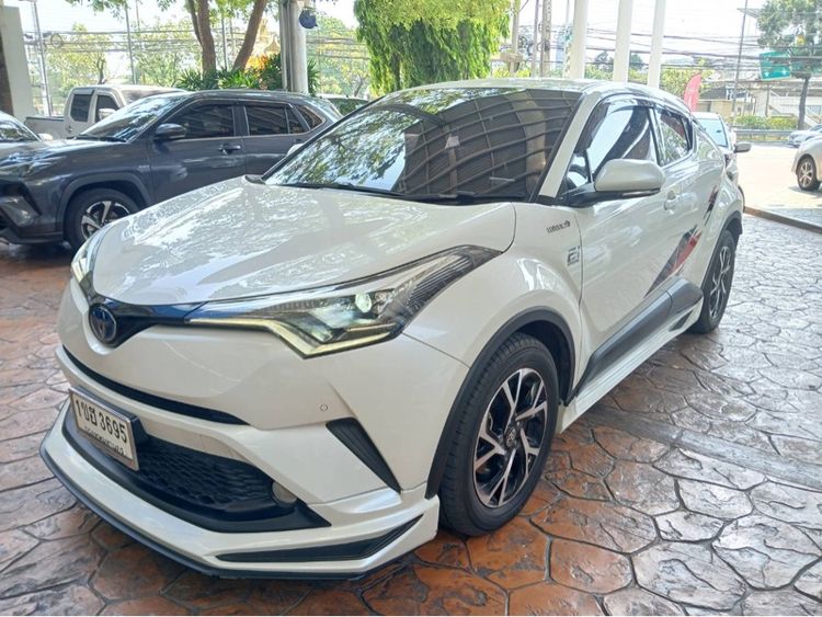 Toyota C-HR 2020 1.8 HV Hi Utility-car ไฮบริด เกียร์อัตโนมัติ ขาว รูปที่ 2