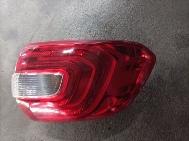 ไฟท้าย แท้ เอเวอเรส รูปที่ 2